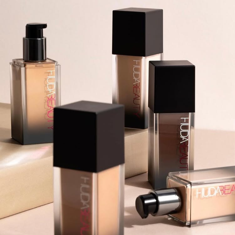 Huda Beauty Makeup Mini Kit - 34 ml nemlendirici baz, hyaluronik asit,